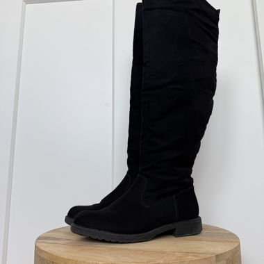 Flache Kniehohe Stiefel