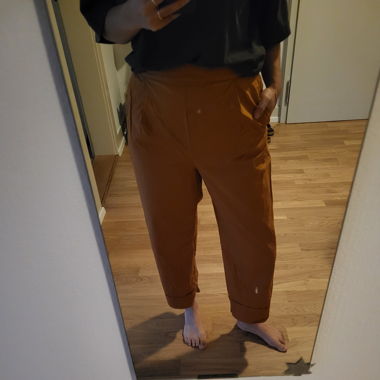 Leichte Braune Hose