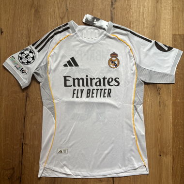 Maillot domicile du Real Madrid Kylian Mbappé (2025/26) L