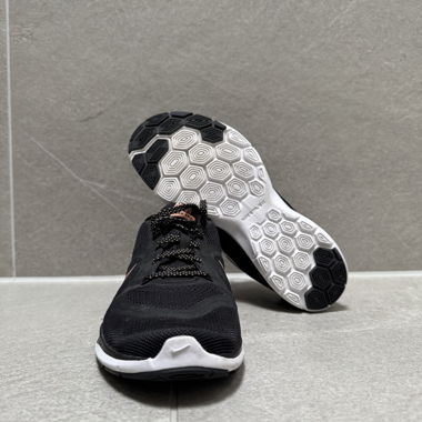 Nike Flex TR 8 Sneakers