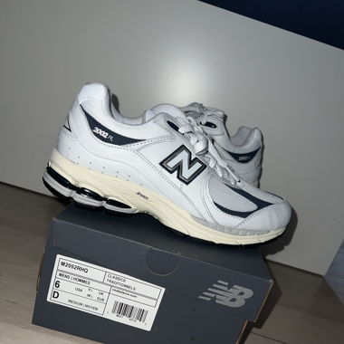  New Balance 2002