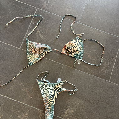 Set bikini stampa animalier turchese