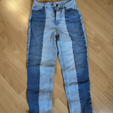Zweifarbige Mom-Jeans von New Look