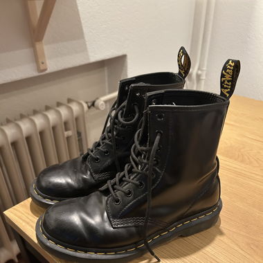 Dr. Martens Classic 1460 Boots