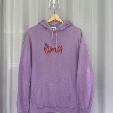 Hoodie violet avec imprimé