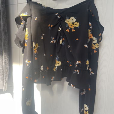 Floral Top with Long Sleeves