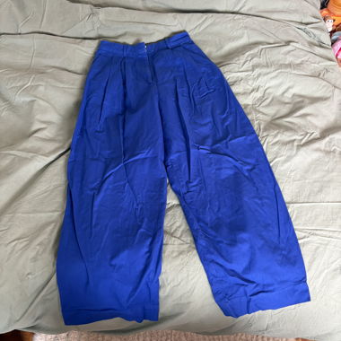 COS weite Hose in Kobaltblau, Grösse 34