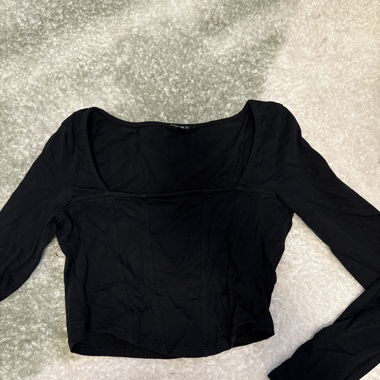 Schwarzes Crop Top mit langen Ärmeln