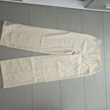 Beiger Tall-Hose
