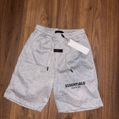 Essentials shorts grigi