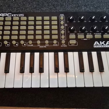 MIDI Keyboard APC Key 25