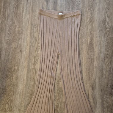 2x Ribbed Flared Trousers in Red and Beige