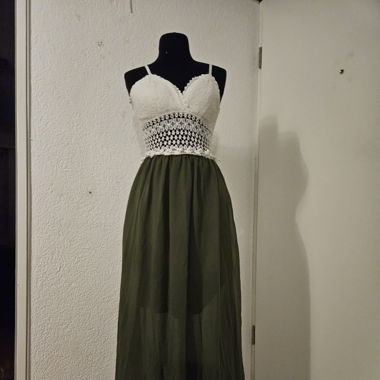 Kleid Gr. M, weiss/kaki