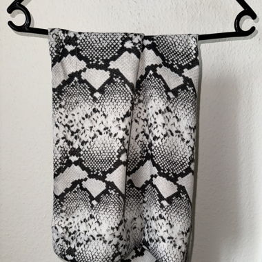 Foulard Guess