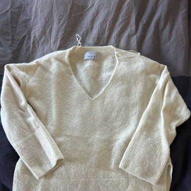 80% wool sweater 