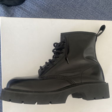 Neue Sandro Schuhe