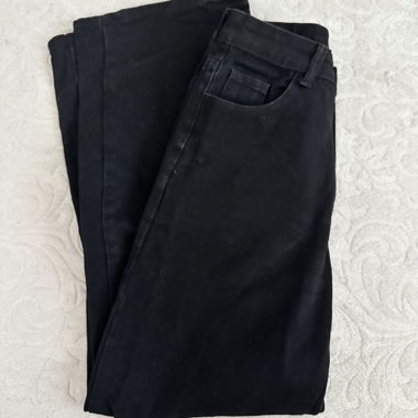 Schwarze Jeans mit breitem Beinschnitt
