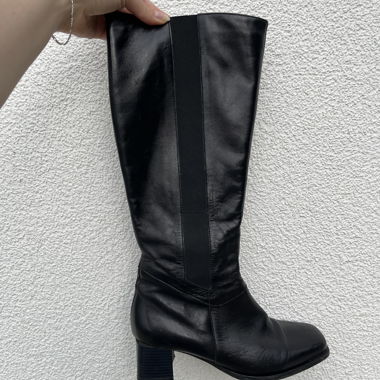 Schwarze Vintage-Lederstiefel