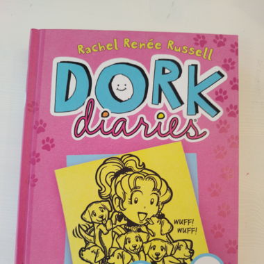 Dork diaries "Nikki und die Hundebabys"
