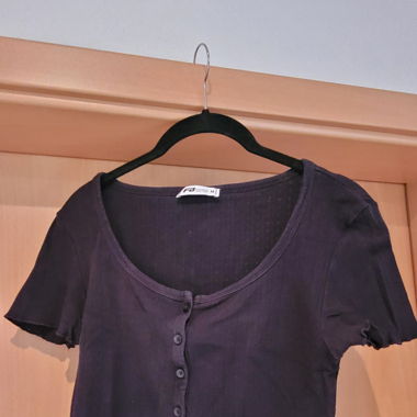 Crop Top mit Knöpfen