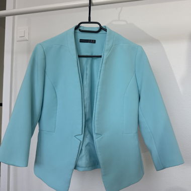 Turquoise blazer with 3/4 sleeves