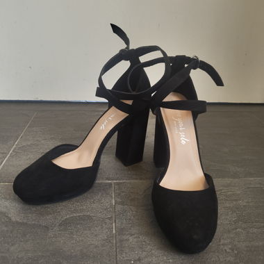 Escarpins noirs à laçage