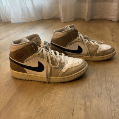 Nike Air Jordan Beige/Blau