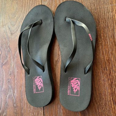 vans malta sandal black flip flops with pink logo