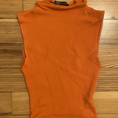 Orange top