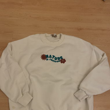 GRAPHIC SWEATSHIRT 