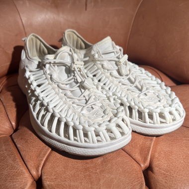 White braided summer shoes