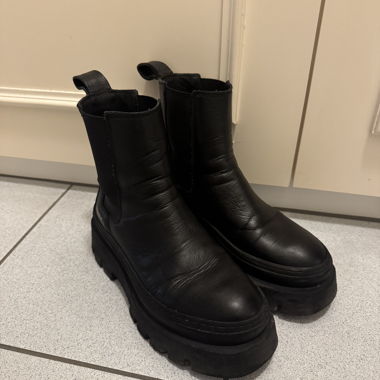 Schwarze Copenhagen Plateaustiefel aus Leder