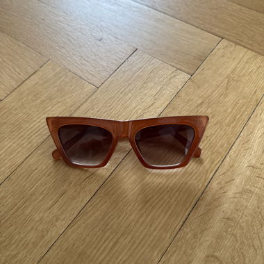 Orange eckige Sonnenbrille