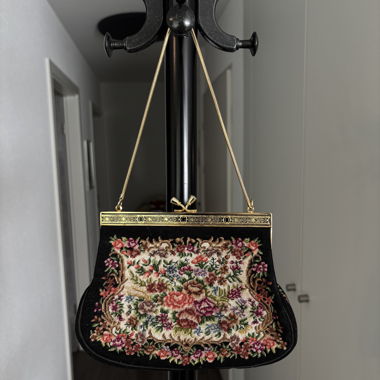 Vintage-Tasche mit Stickerei