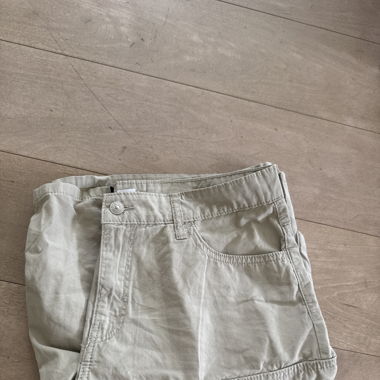 Kurze Jeanshose