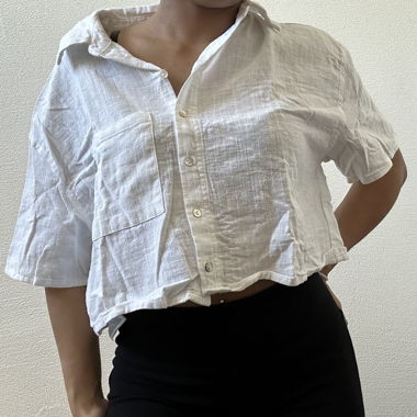 White cropped short-sleeve shirt