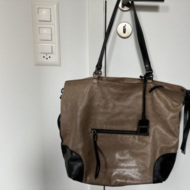 Leather bag