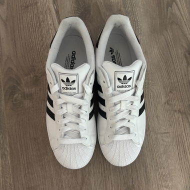 Adidas Superstar Sneakers