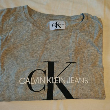 T-shirt Calvin Klein Jeans gris clair XS