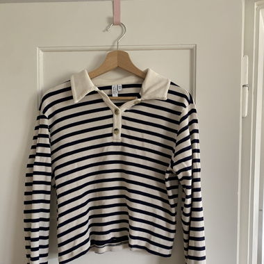 Dunkelblau/Creme gestreifter Pulli