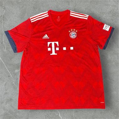 Bayern Munich home shirt - red and white