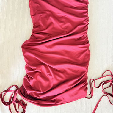 Robe bandeau en satin rose