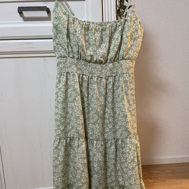 Sommerkleid mit kleinen Blumen