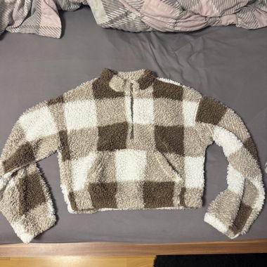 Sweat à capuche duveteux