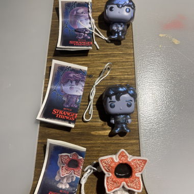 Steve usd, Demogorgon et Dustin usd