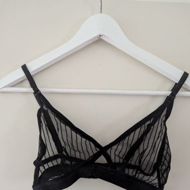 Weekday Bralette schwarz Mesh Samt