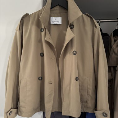 Trench corto Stradivarius