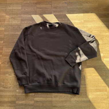 Brauner Pullover