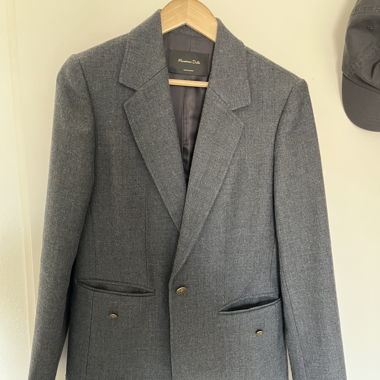 Grauer Blazer von Massimo Dutti