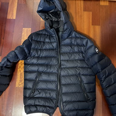 Piumino blu scuro Colmar con cappuccio